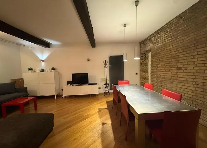 New! Renovated In Ancient Apartment